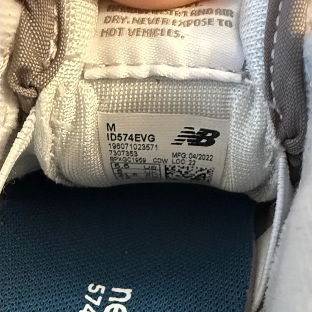 New Balance 574 Infant Sneakers in Gray and White - Picture 8 of 10